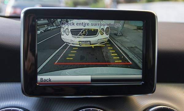 mercedes conectare camera video spate