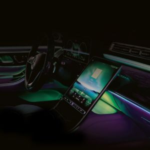 Lumini Ambientale difuzoare stalpi rotative Mercedes E W212 CLS W218 control pe sistemul original sau telefon